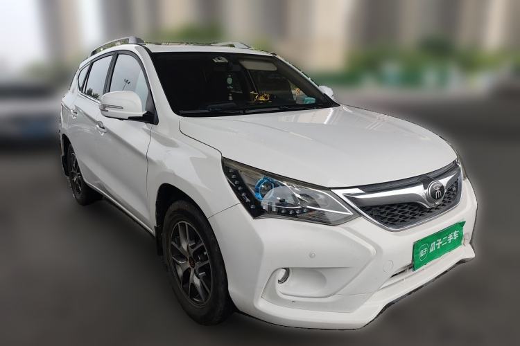 Used BYD Song 2016 Gaishi Edition 1.5TID Automatic Luxury Model Front Right 45 Deg