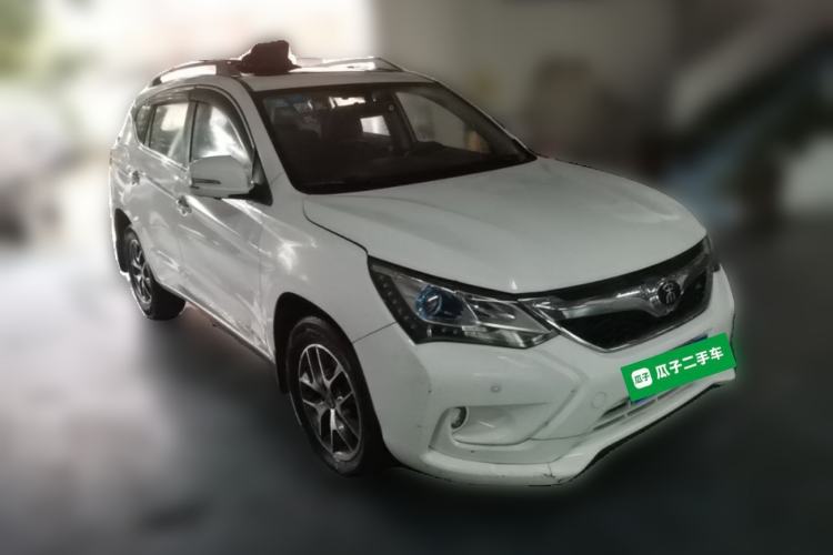 Used BYD Song 2016 GaiShi Edition 1.5TID Automatic Elite Model Front Right 45 Deg