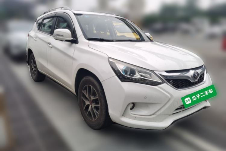 Used BYD Song 2016 GaiShi Edition 1.5TI Manual Elite Model Front Right 45 Deg