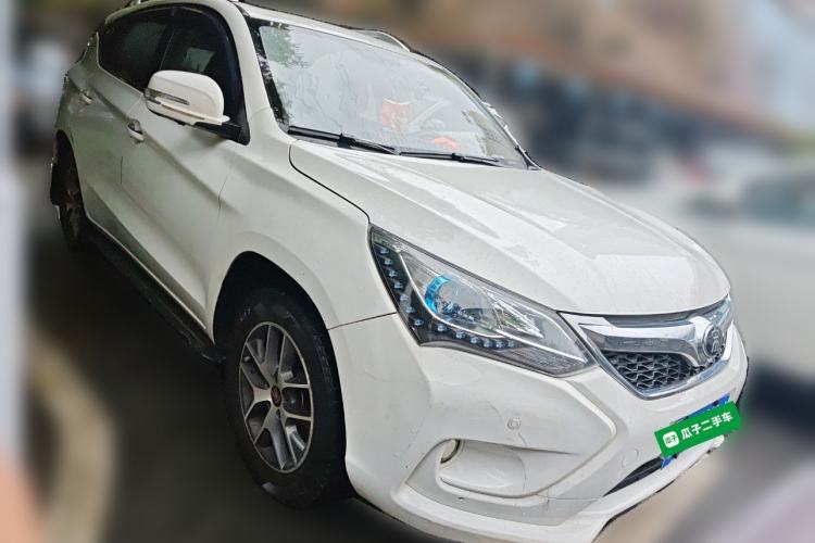 Used BYD Song 2016 GaiShi Edition 1.5TI Manual Elite Model Front Right 45 Deg