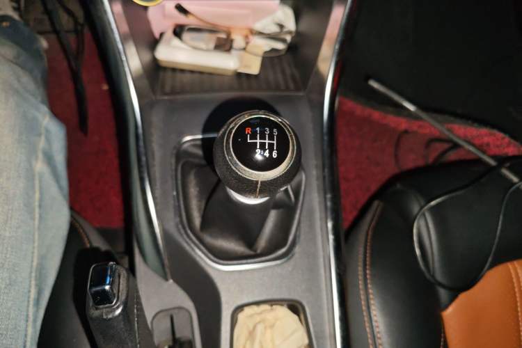 Used BYD Song 2016 1.5TI Manual Luxury Model Gear Lever