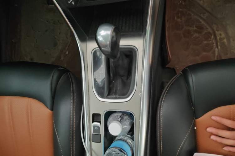 Used BYD Song 2016 2.0TID Automatic Flagship Edition Gear Lever