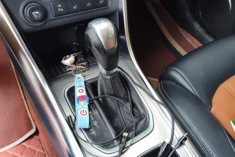 Used BYD Song 2016 2.0TID Automatic Flagship Edition Gear Lever