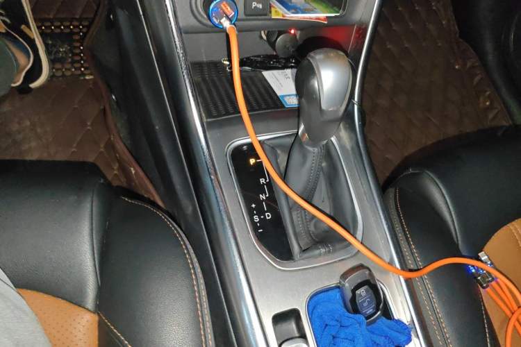 Used BYD Song 2016 2.0TID Automatic Prestige Edition Gear Lever
