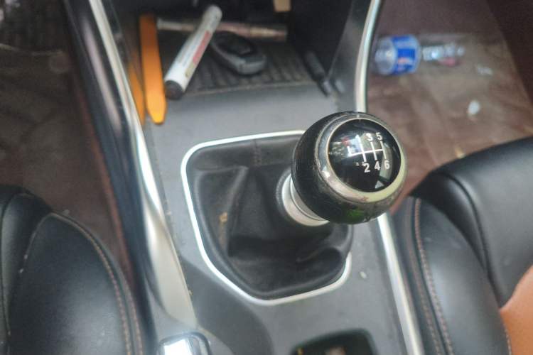 Used BYD Song 2016 1.5TI Manual Luxury Model Gear Lever