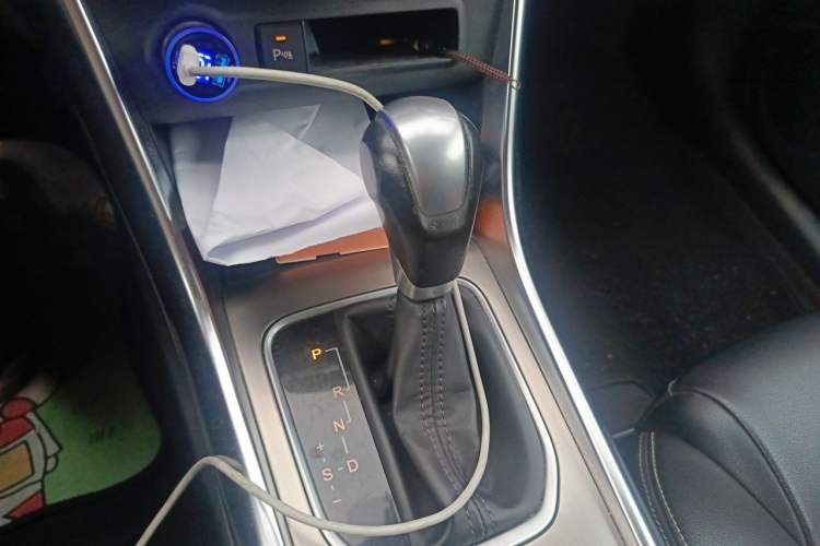 Used BYD Song 2016 GaiShi Edition 1.5TID Automatic Elite Model Gear Lever