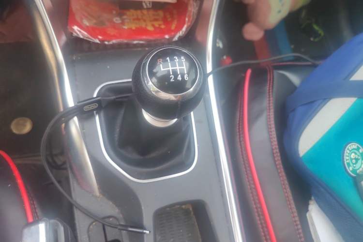 Used BYD Song 2016 GaiShi Edition 1.5TI Manual Elite Model Gear Lever
