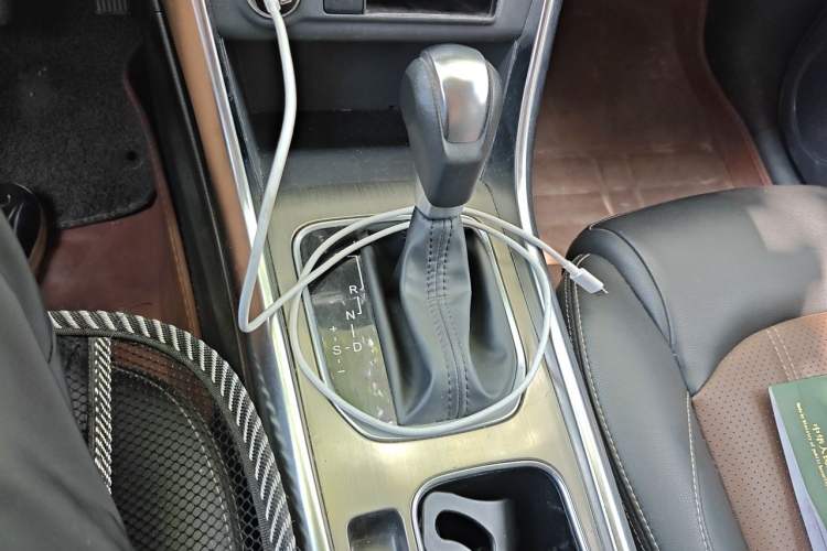 Used BYD Song 2016 Gaishi Edition 1.5TID Automatic Leading Model Gear Lever