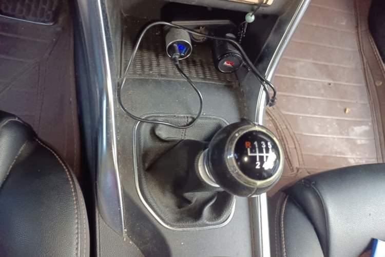 Used BYD Song 2016 1.5TI Manual Luxury Model Gear Lever