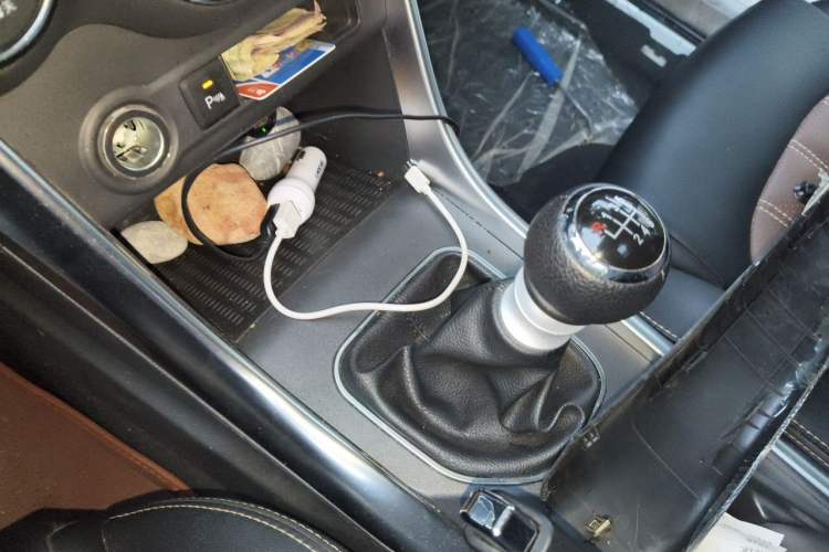 Used BYD Song 2016 GaiShi Edition 1.5TI Manual Elite Model Gear Lever