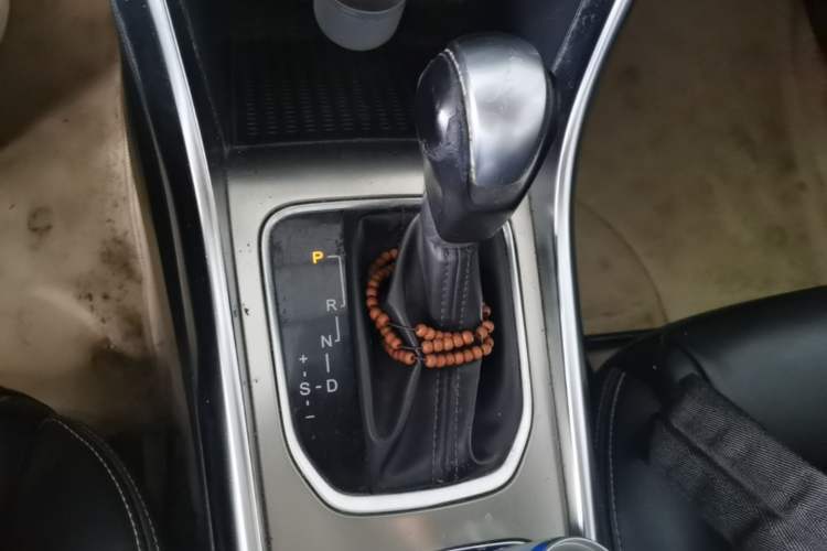 Used BYD Song 2016 GaiShi Edition 1.5TID Automatic Elite Model Gear Lever