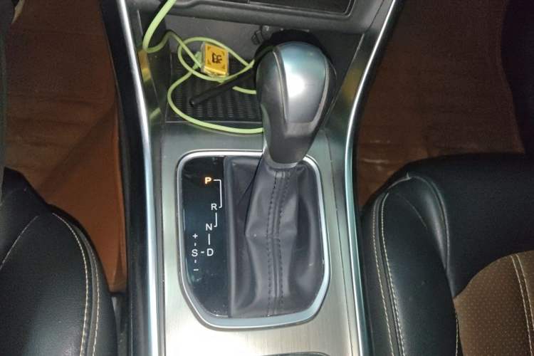 Used BYD Song 2016 GaiShi Edition 1.5TID Automatic Elite Model Gear Lever