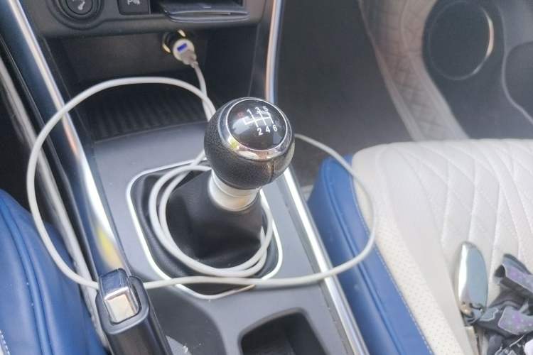 Used BYD Song 2016 GaiShi Edition 1.5TI Manual Elite Model Gear Lever