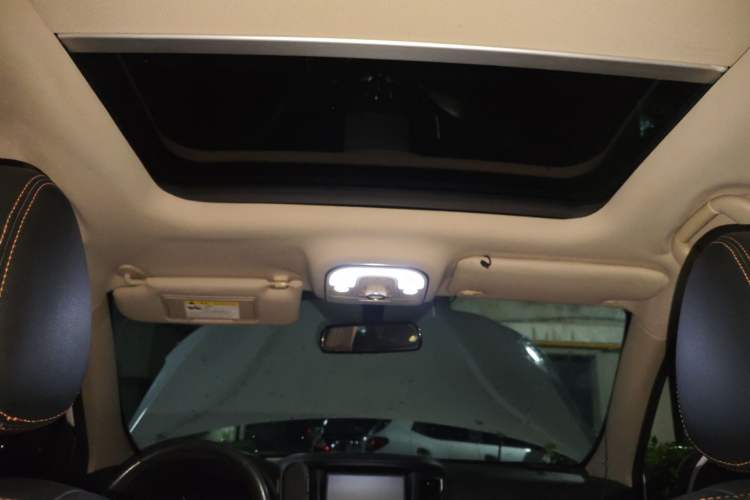 Used BYD Song 2016 1.5TI Manual Luxury Model Headliner