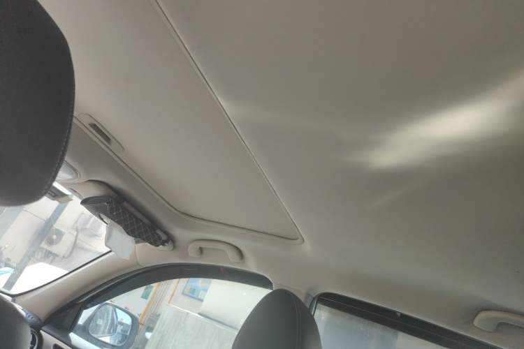 Used BYD Song 2016 GaiShi Edition 1.5TI Manual Elite Model Headliner