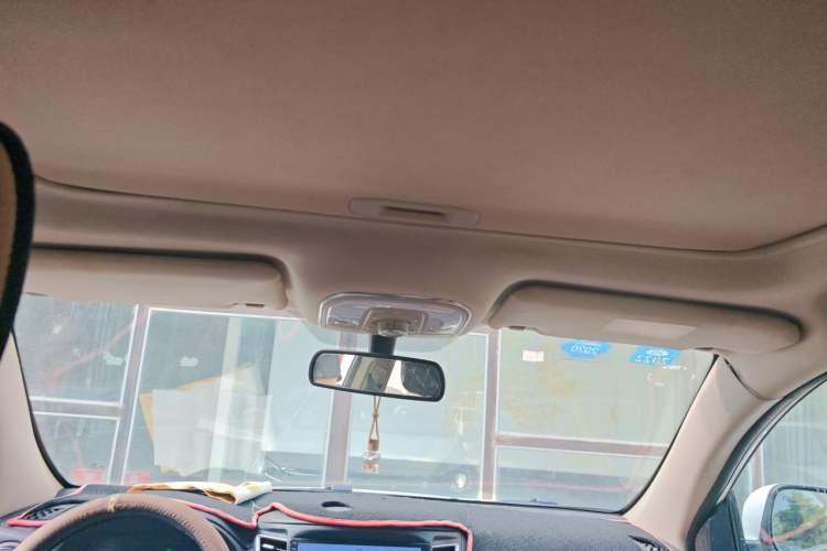 Used BYD Song 2016 GaiShi Edition 1.5TI Manual Elite Model Headliner
