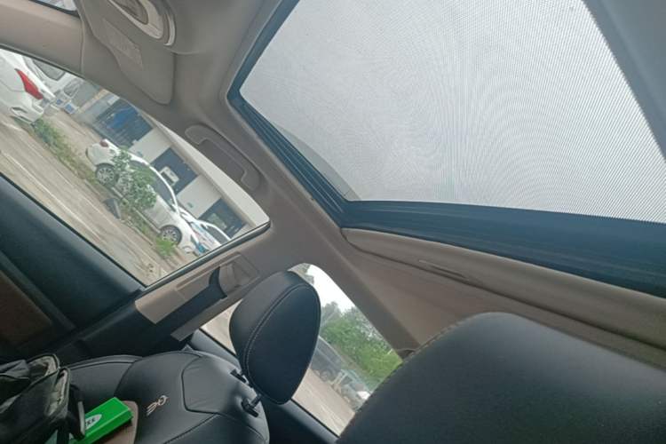Used BYD Song 2016 GaiShi Edition 1.5TI Manual Elite Model Headliner