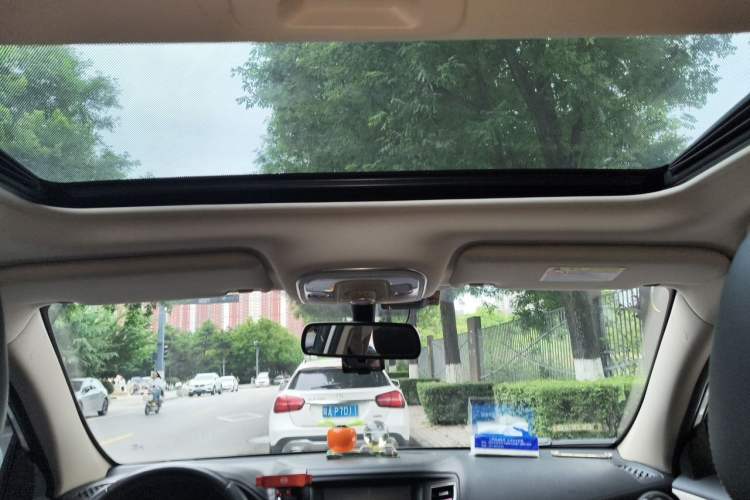 Used BYD Song 2016 GaiShi Edition 1.5TI Manual Elite Model Headliner