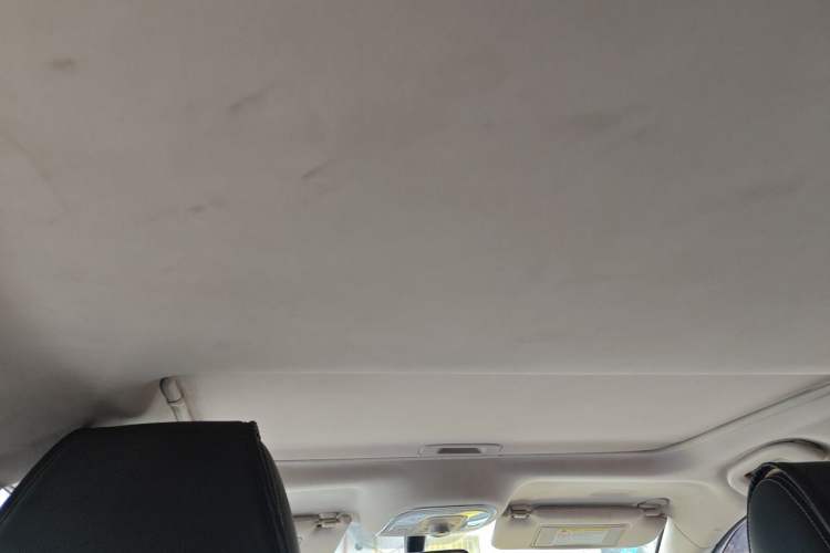 Used BYD Song 2016 GaiShi Edition 1.5TI Manual Elite Model Headliner