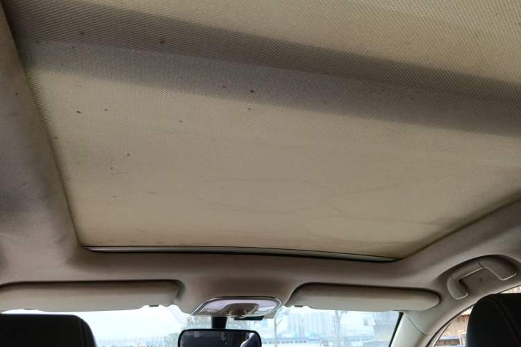Used BYD Song 2016 1.5TI Manual Luxury Model Headliner