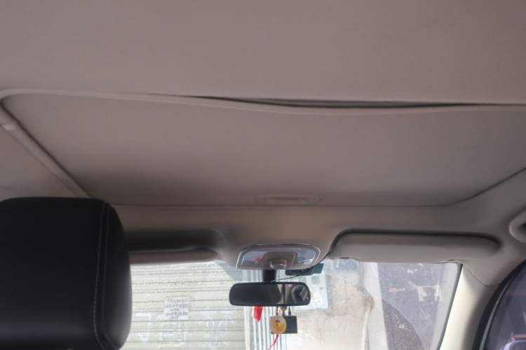 Used BYD Song 2016 GaiShi Edition 1.5TI Manual Elite Model Headliner