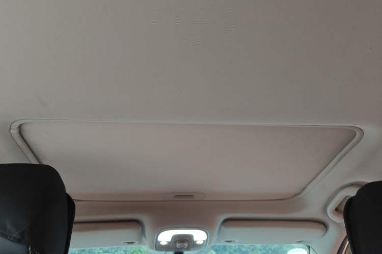 Used BYD Song 2016 GaiShi Edition 1.5TI Manual Elite Model Headliner