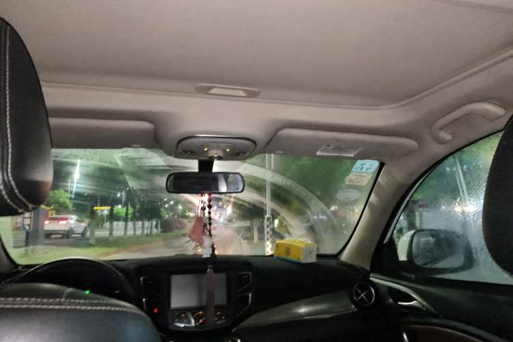 Used BYD Song 2016 GaiShi Edition 1.5TI Manual Elite Model Headliner
