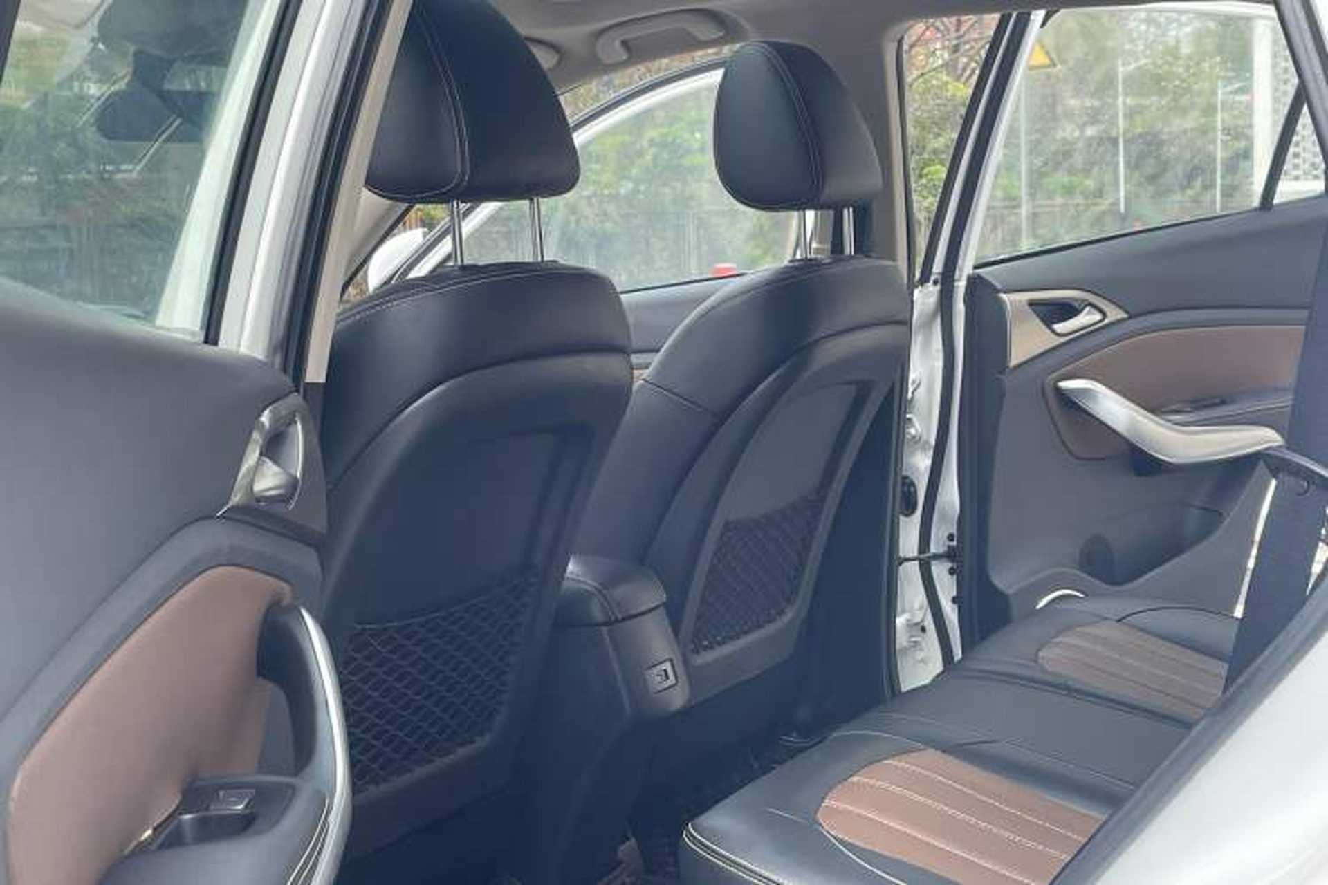 Used BYD Song 2016 GaiShi Edition 1.5TI Manual Elite Model Interior 11