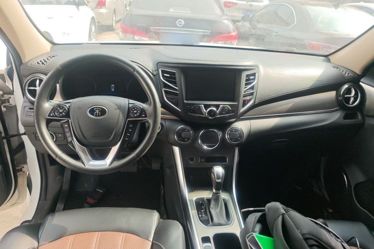 Used BYD Song 2016 GaiShi Edition 1.5TID Automatic Elite Model Interior 2