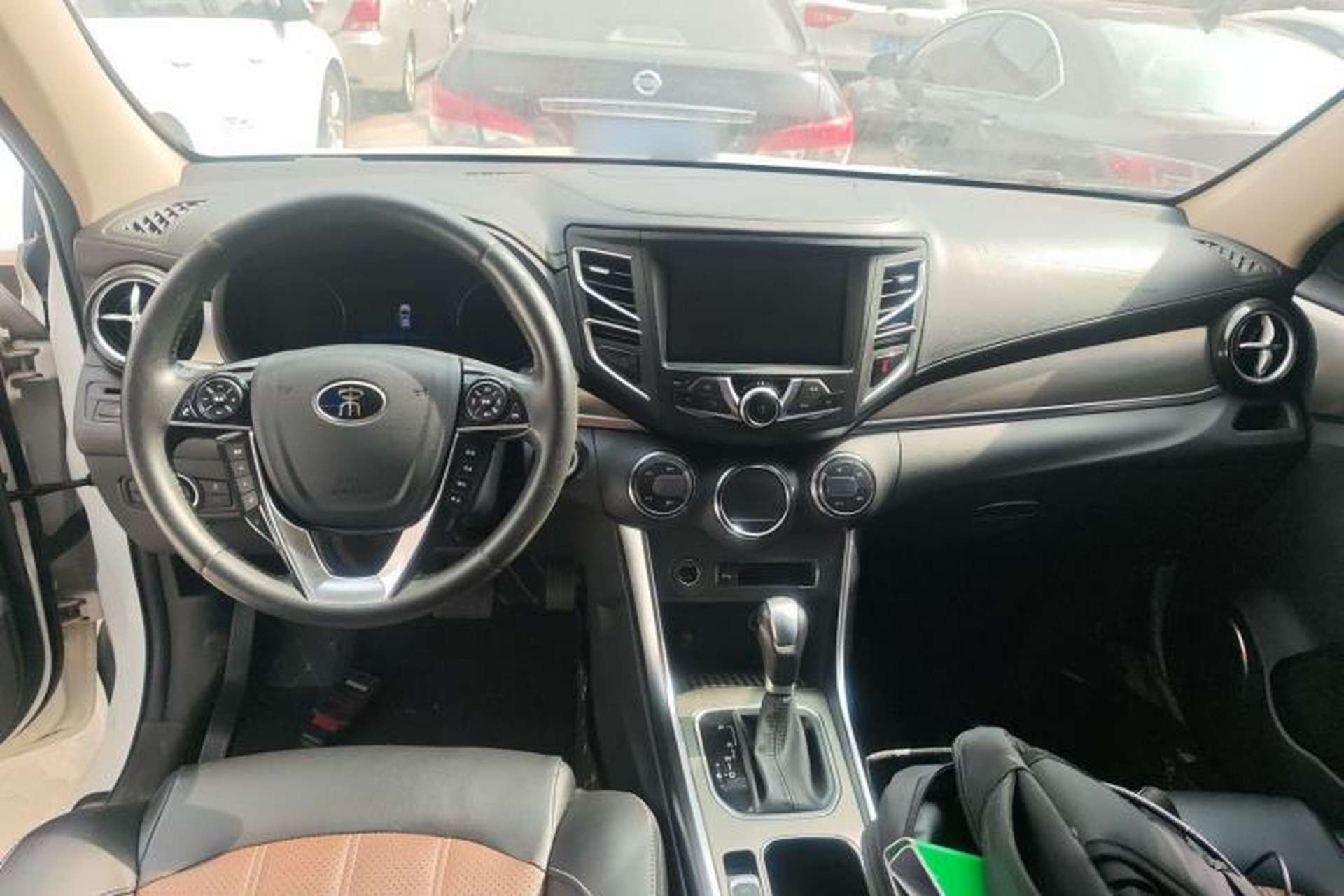 Used BYD Song 2016 GaiShi Edition 1.5TID Automatic Elite Model Interior 2