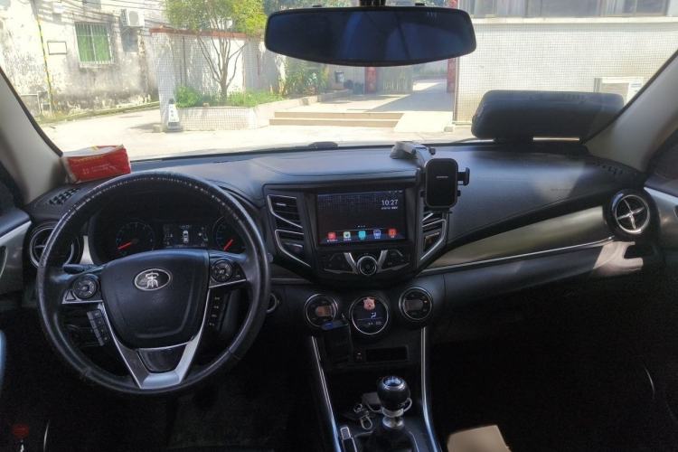 Used BYD Song 2016 GaiShi Edition 1.5TI Manual Elite Model Interior 2