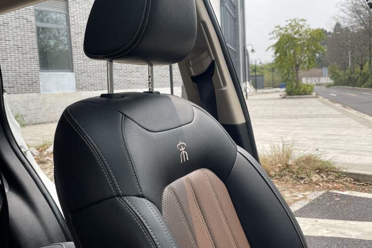 Used BYD Song 2016 GaiShi Edition 1.5TI Manual Elite Model Interior 6