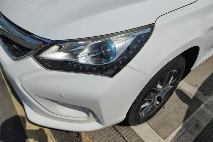 Used BYD Song 2016 GaiShi Edition 1.5TI Manual Elite Model Left Front Headlight
