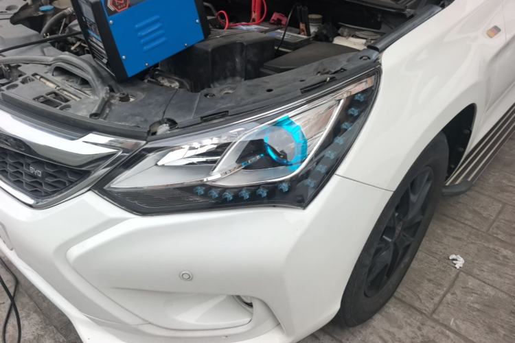 Used BYD Song 2016 GaiShi Edition 1.5TID Automatic Elite Model Left Front Headlight