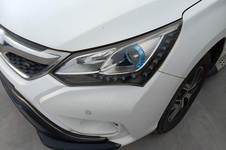Used BYD Song 2016 GaiShi Edition 1.5TI Manual Elite Model Left Front Headlight