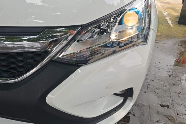Used BYD Song 2016 1.5TI Manual Luxury Model Left Front Headlight