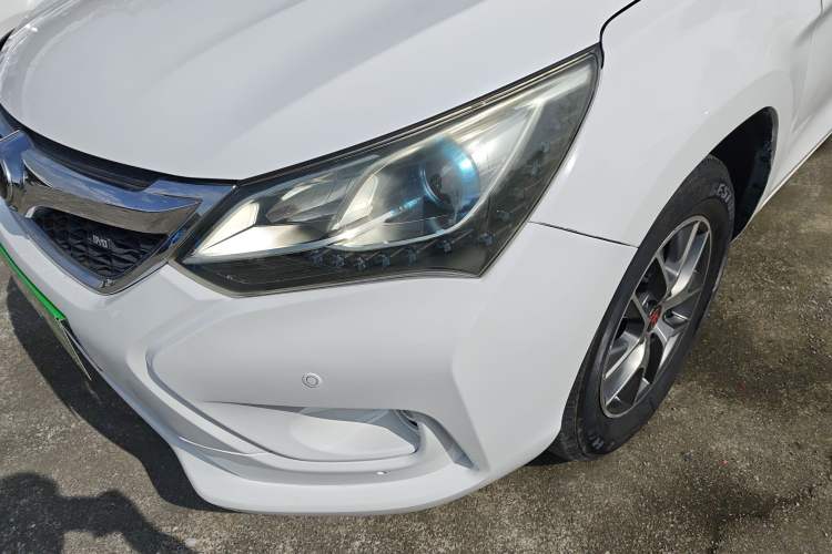 Used BYD Song 2016 GaiShi Edition 1.5TI Manual Elite Model Left Front Headlight