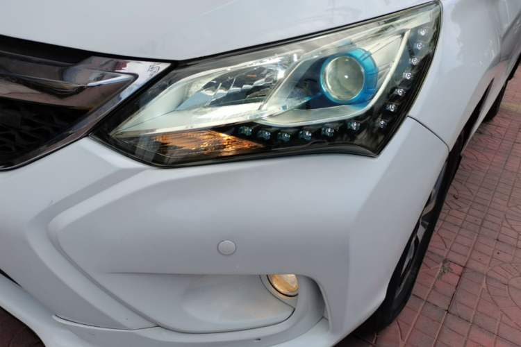 Used BYD Song 2016 GaiShi Edition 1.5TID Automatic Elite Model Left Front Headlight