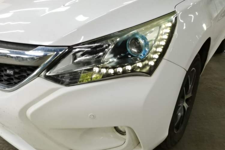 Used BYD Song 2016 GaiShi Edition 1.5TID Automatic Elite Model Left Front Headlight