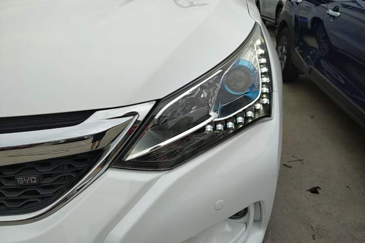 Used BYD Song 2016 GaiShi Edition 1.5TI Manual Elite Model Left Front Headlight