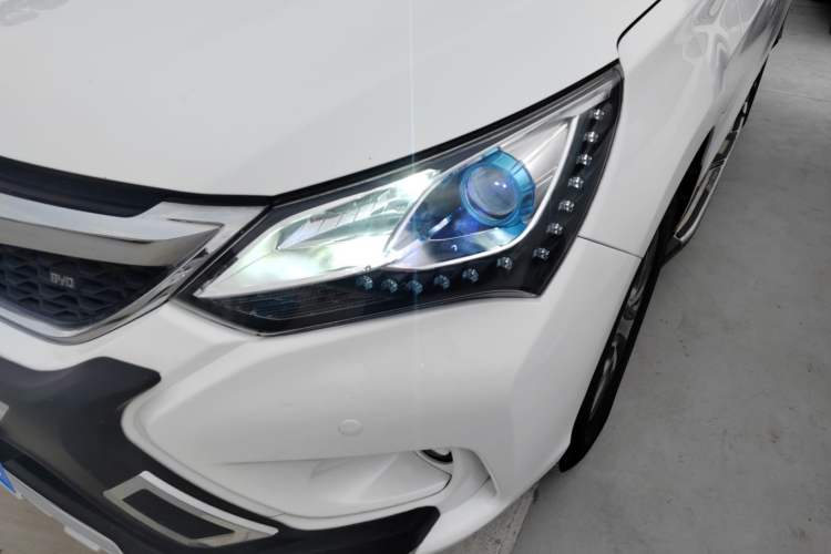 Used BYD Song 2016 GaiShi Edition 1.5TID Automatic Elite Model Left Front Headlight