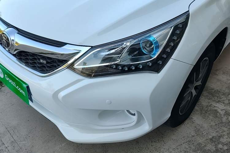 Used BYD Song 2016 GaiShi Edition 1.5TI Manual Elite Model Left Front Headlight