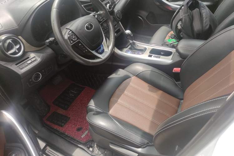 Used BYD Song 2016 GaiShi Edition 1.5TID Automatic Elite Model Left Front Seat
