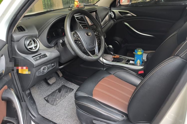 Used BYD Song 2016 GaiShi Edition 1.5TID Automatic Elite Model Left Front Seat