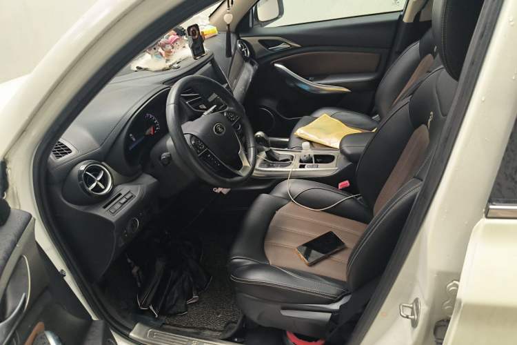 Used BYD Song 2016 GaiShi Edition 1.5TID Automatic Elite Model Left Front Seat