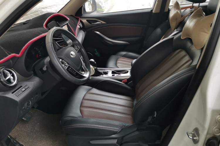 Used BYD Song 2016 GaiShi Edition 1.5TID Automatic Elite Model Left Front Seat