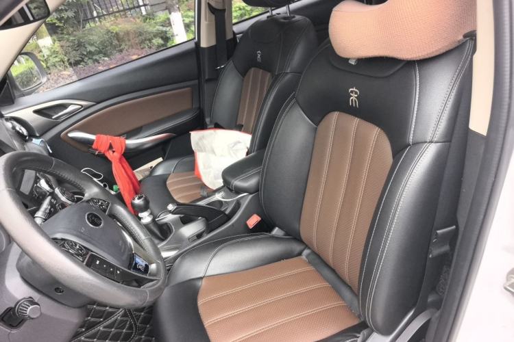 Used BYD Song 2016 Gaishi Edition 1.5TI Manual Haoya Model Left Front Seat