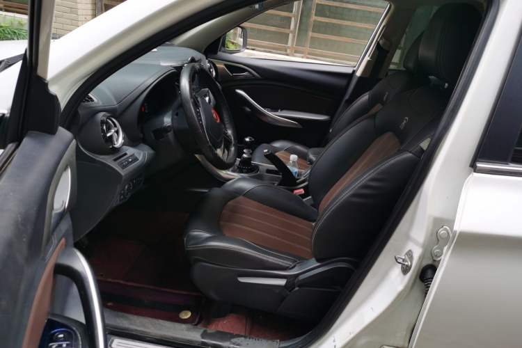 Used BYD Song 2016 GaiShi Edition 1.5TI Manual Elite Model Left Front Seat