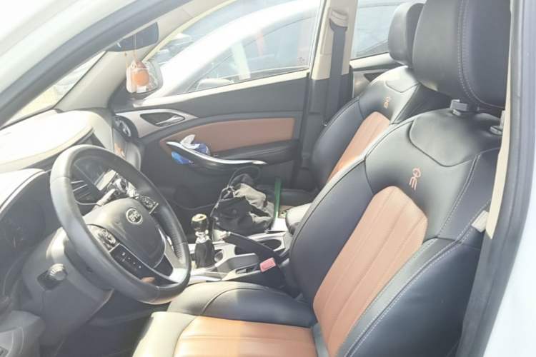 Used BYD Song 2016 Gaishi Edition 1.5TI Manual 4G Prestige Model Left Front Seat