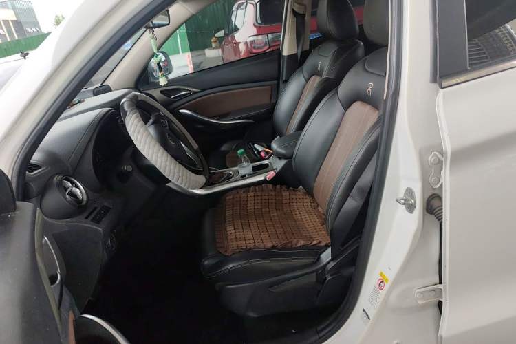 Used BYD Song 2016 Gaishi Edition 1.5TID Automatic Luxury Model Left Front Seat